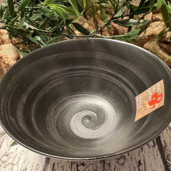 NWT Japanese Ceramic Bowl Black White Etching Decor - Picture 3 of 3